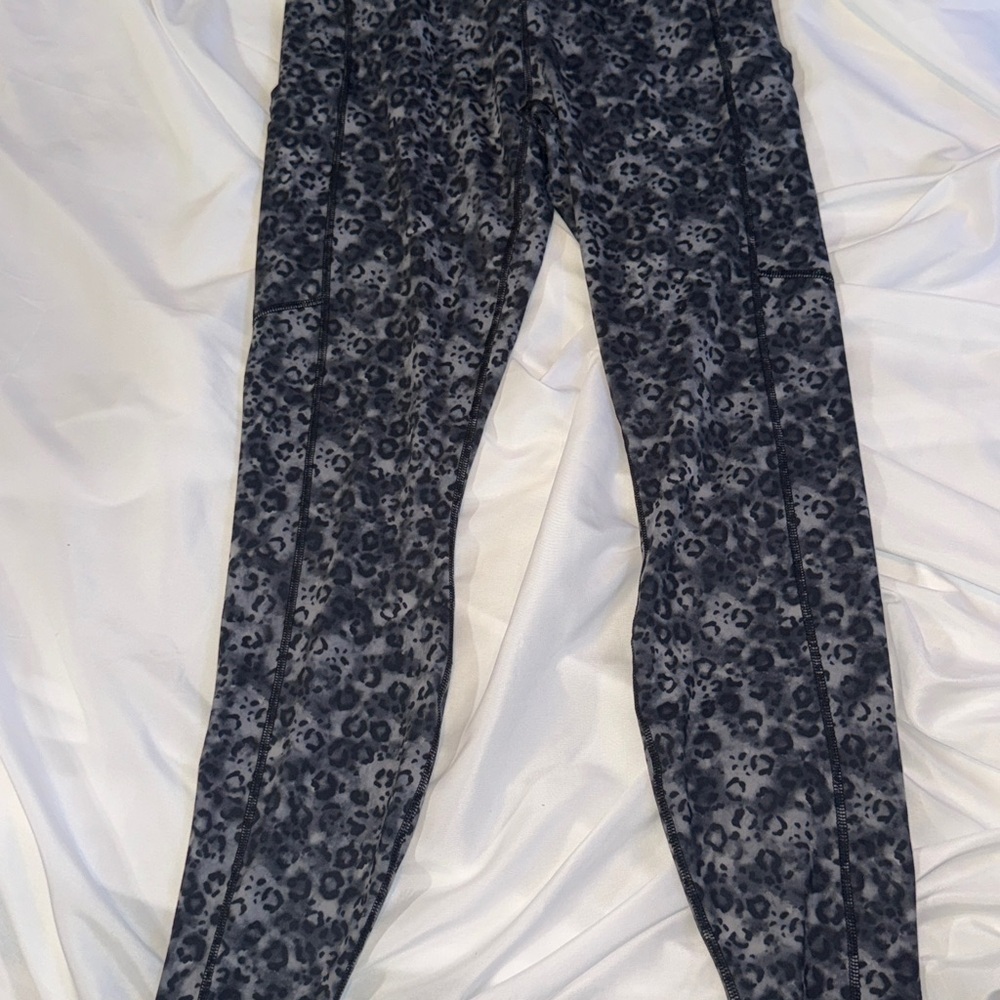 Fabletics Black Gray Leopard Print Leggings